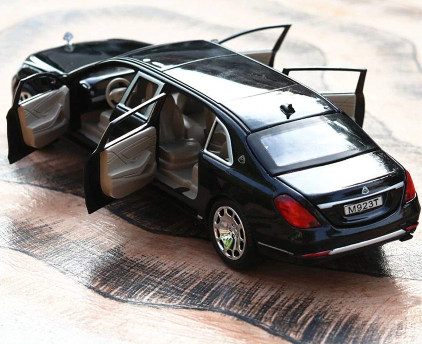 1:24 Scale Exclusive Alloy Metal Pull Back Die-cast Car Model with Sound Light Mini Auto Toy for Kids Metal Model Toy Car with Sound and Light (1:22 Scale Aston Martin - Green)