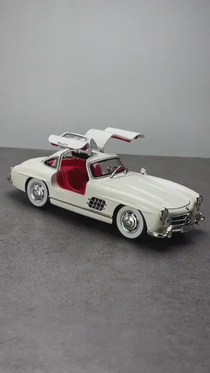 1954 Mercedes-Benz 300SL Vintage 1:24 Diecast Scale Model Car